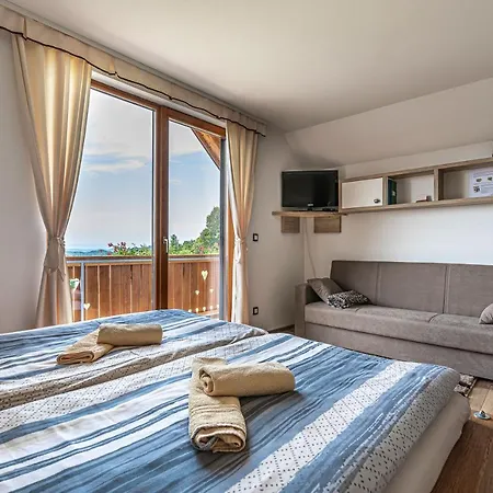 Tatil Evi Vineyard Krivic - Happy Trebelno